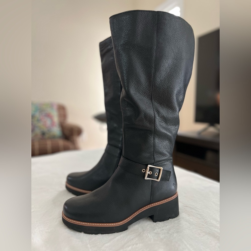 Naturalizer Black Leather Boots with Buckle. Wide Calf
